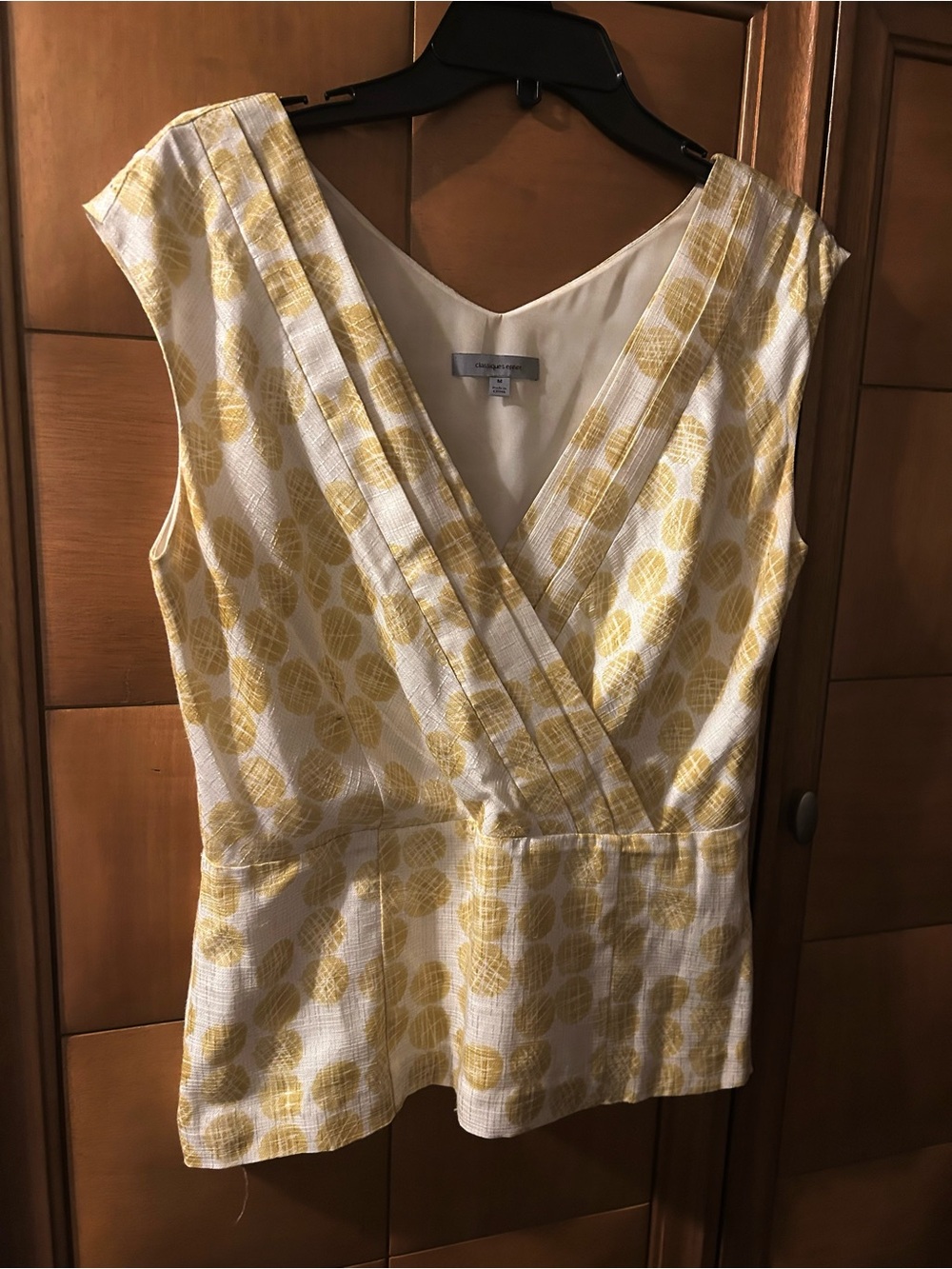 Sleeveless V-Neck Top in Yellow and White Fully lined w/side zipper.